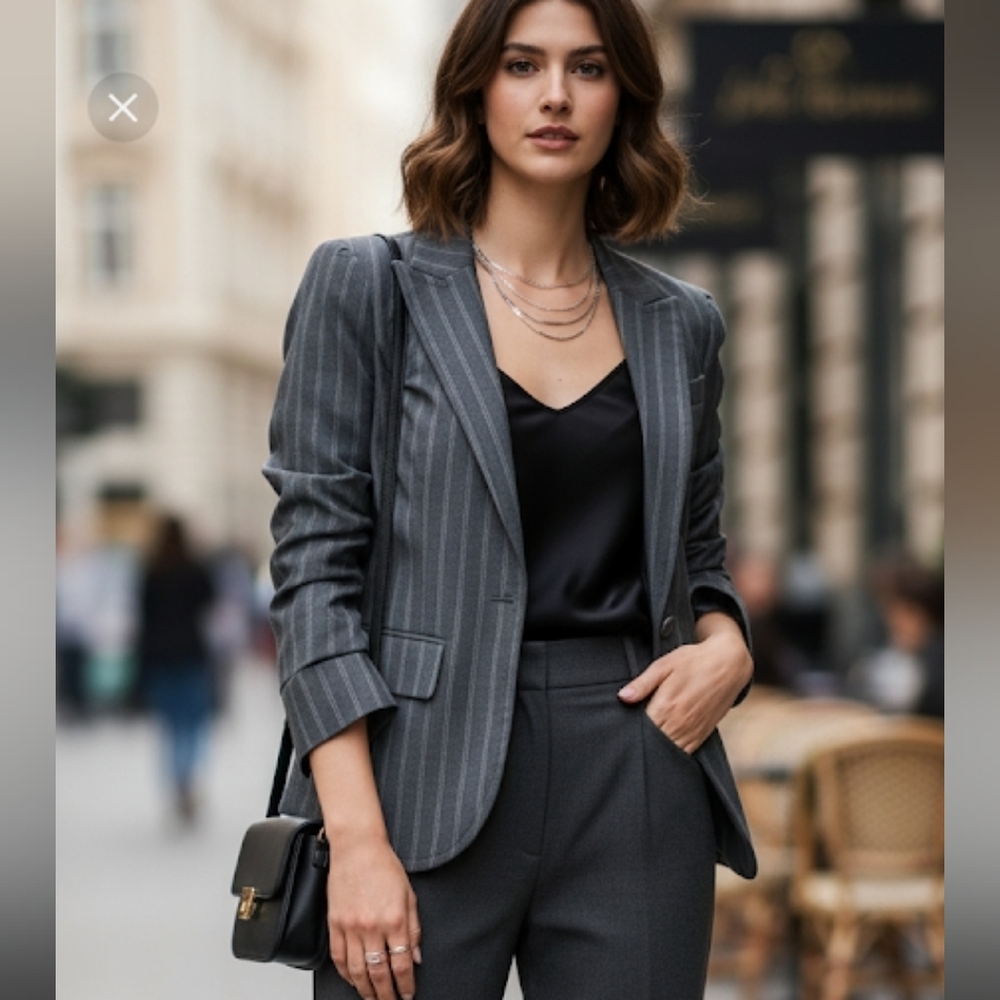 Theory Benjamin pinstriped cotton blazer size 2